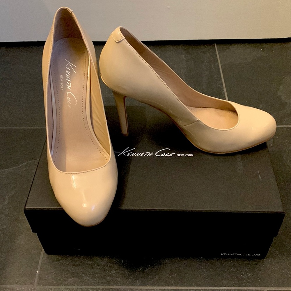 Kenneth Cole NY nude heels, size US 8
